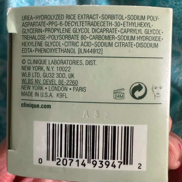 Clinique Dramatically Different Hydrating Anti Pollution Jelly Oil Free 4.2 Oz - Picture 7 of 7